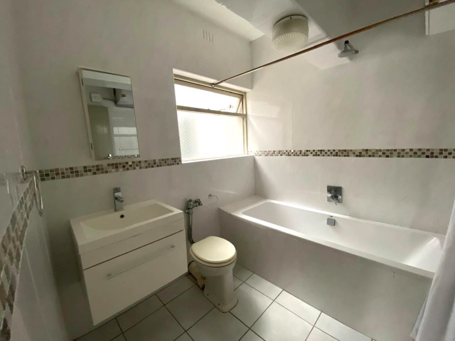 To Let 1 Bedroom Property for Rent in Sea Point Western Cape